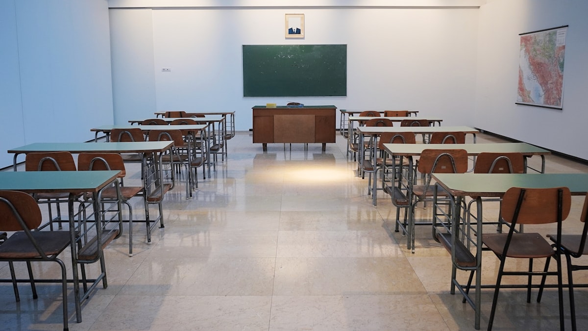 Empty classroom (demo stock photo)